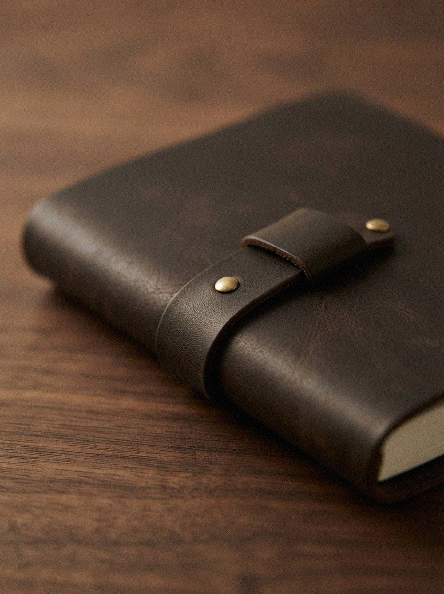 Curora 2-strap-detail