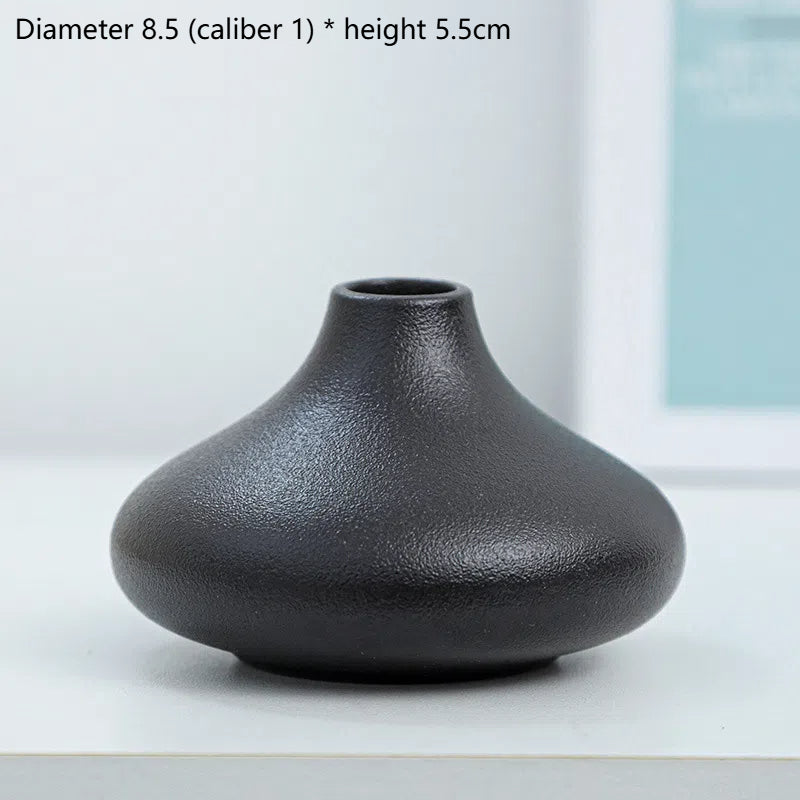 Zen Black Tea Vase