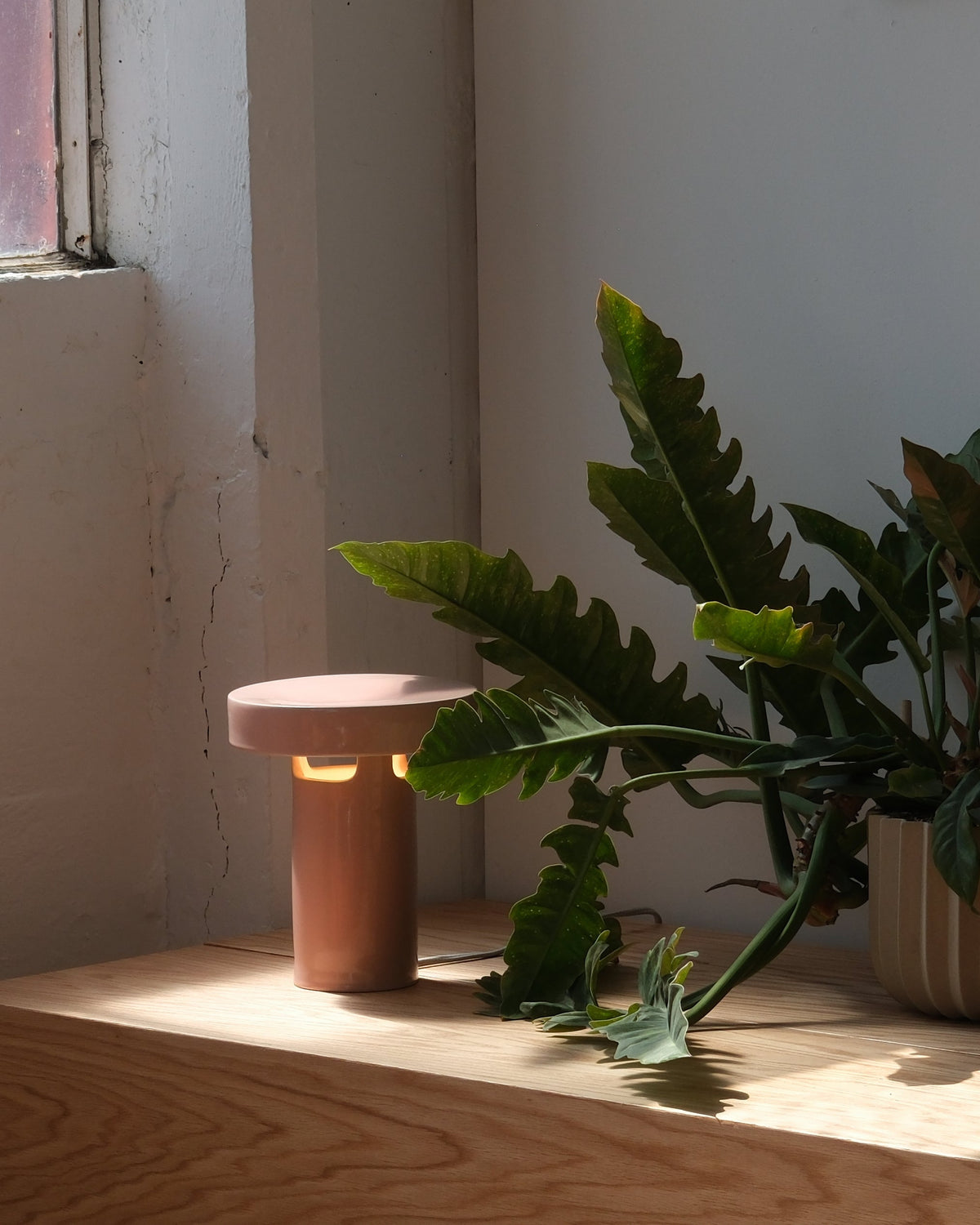 Slot Ceramic Table Lamp