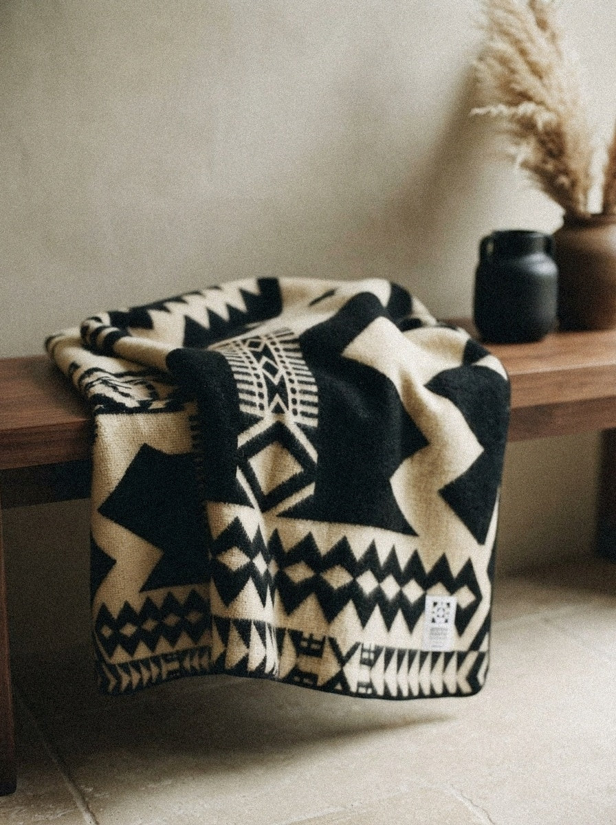 Awa Natural & Black Blanket