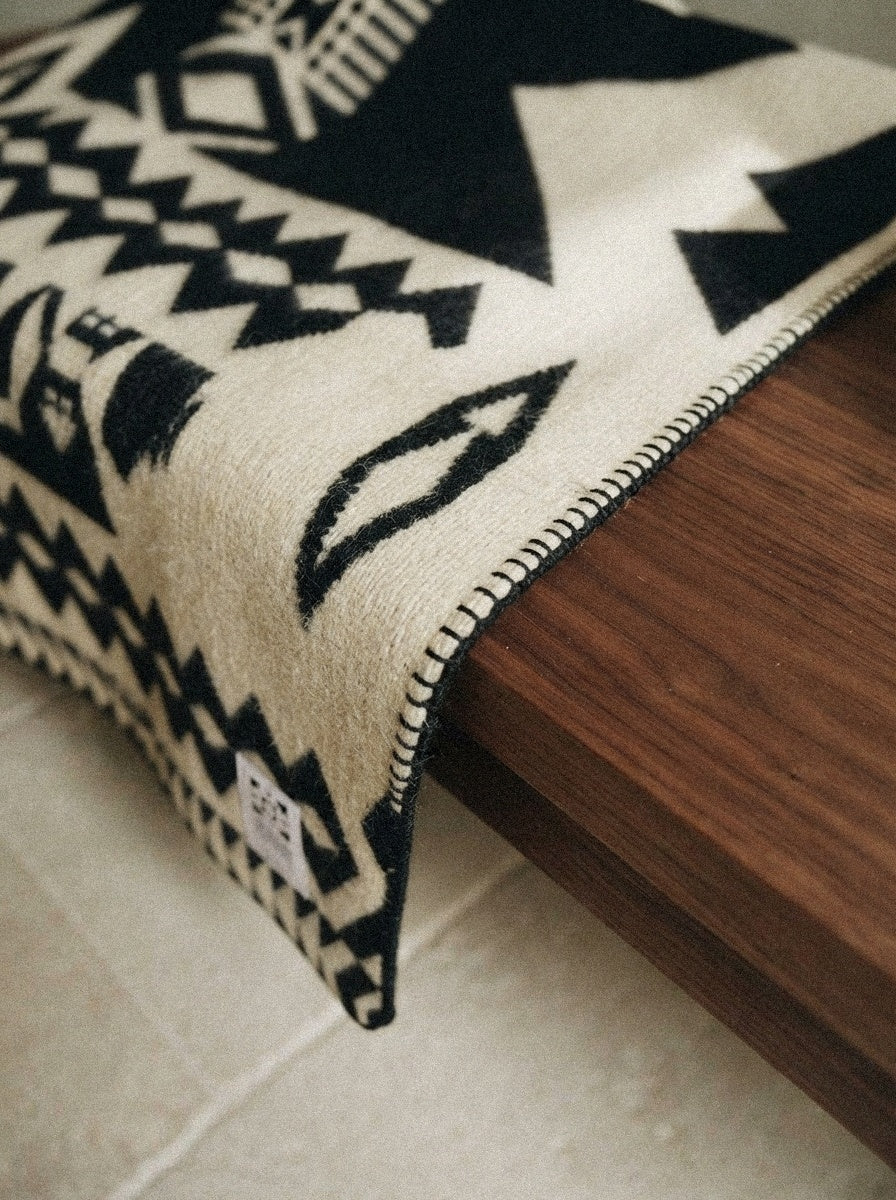 Awa Natural & Black Blanket