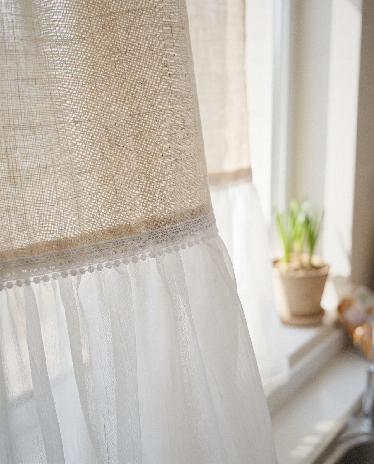Ruffled Floral Cafe Curtains - Curora Home