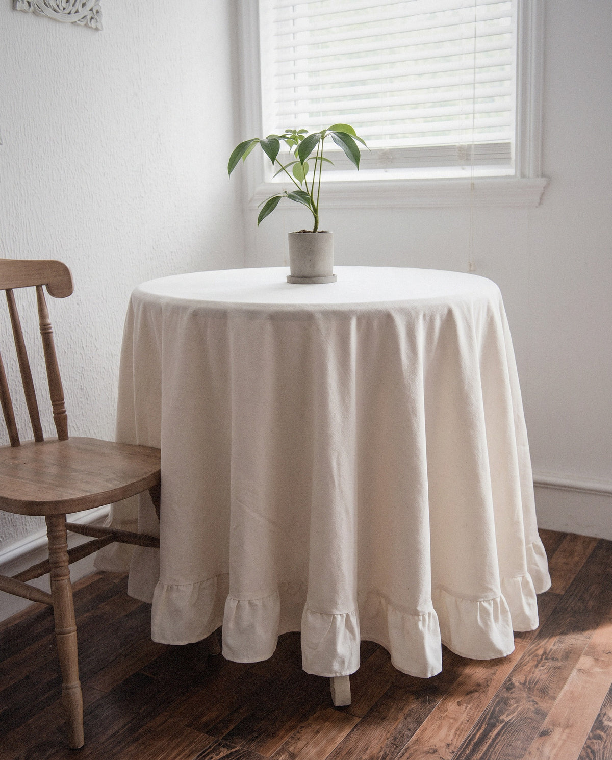 French Ruffle Round Tablecloth - Curora Home