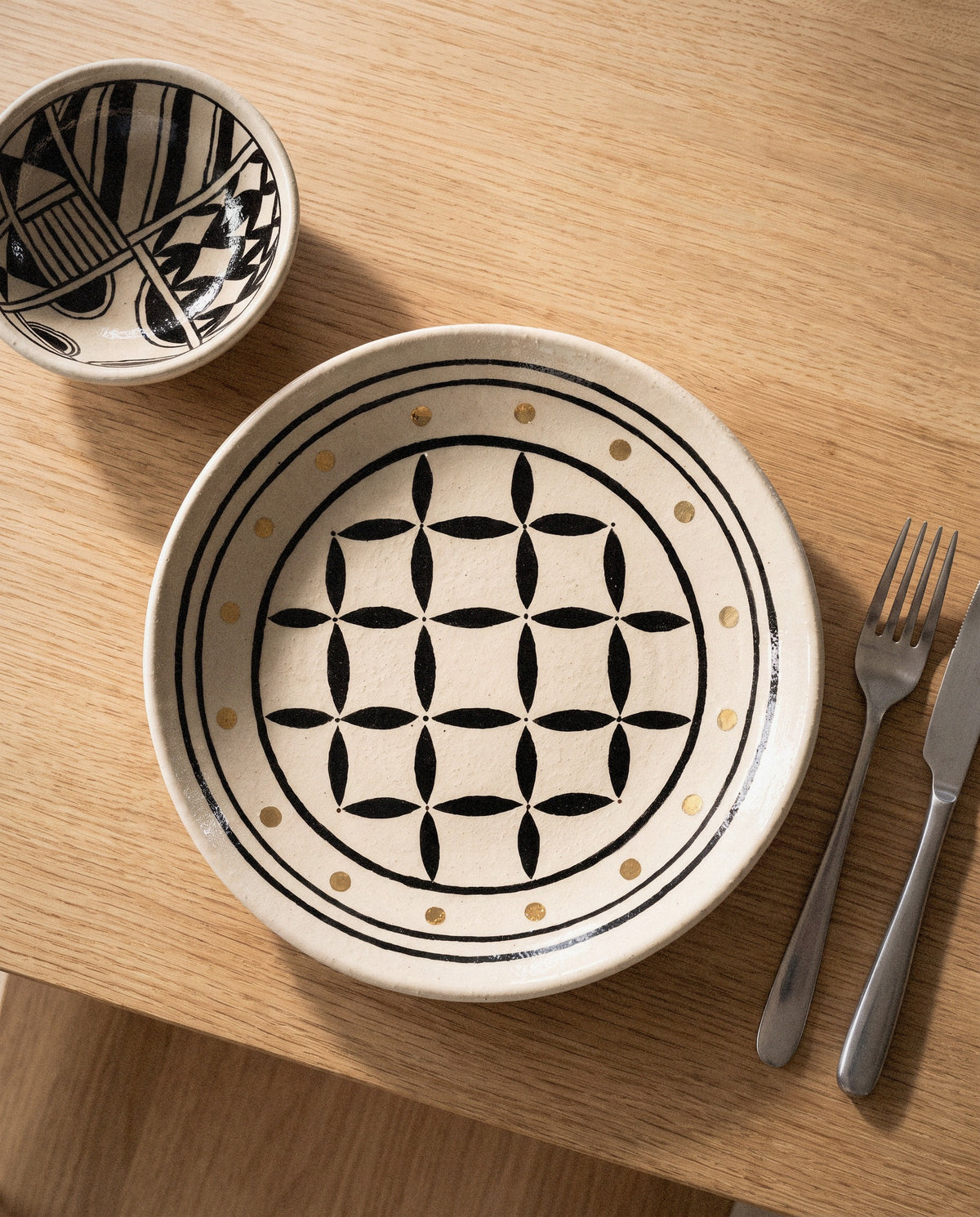 Heritage Hand-Painted Salad Plate - Curora Home