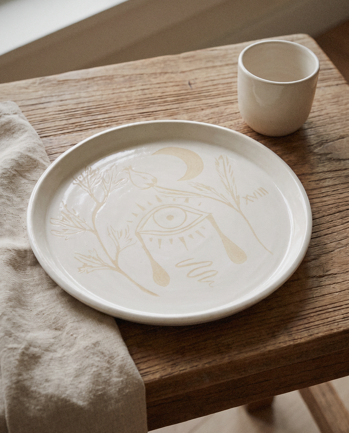 The Moon XVIII Dinnerware - Curora Home
