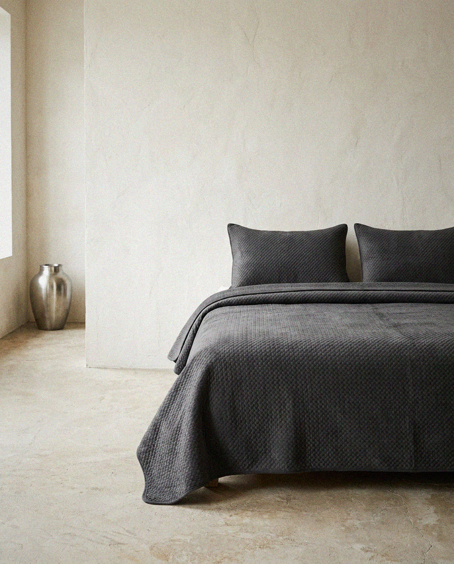 Plush Velvet Quilt Set