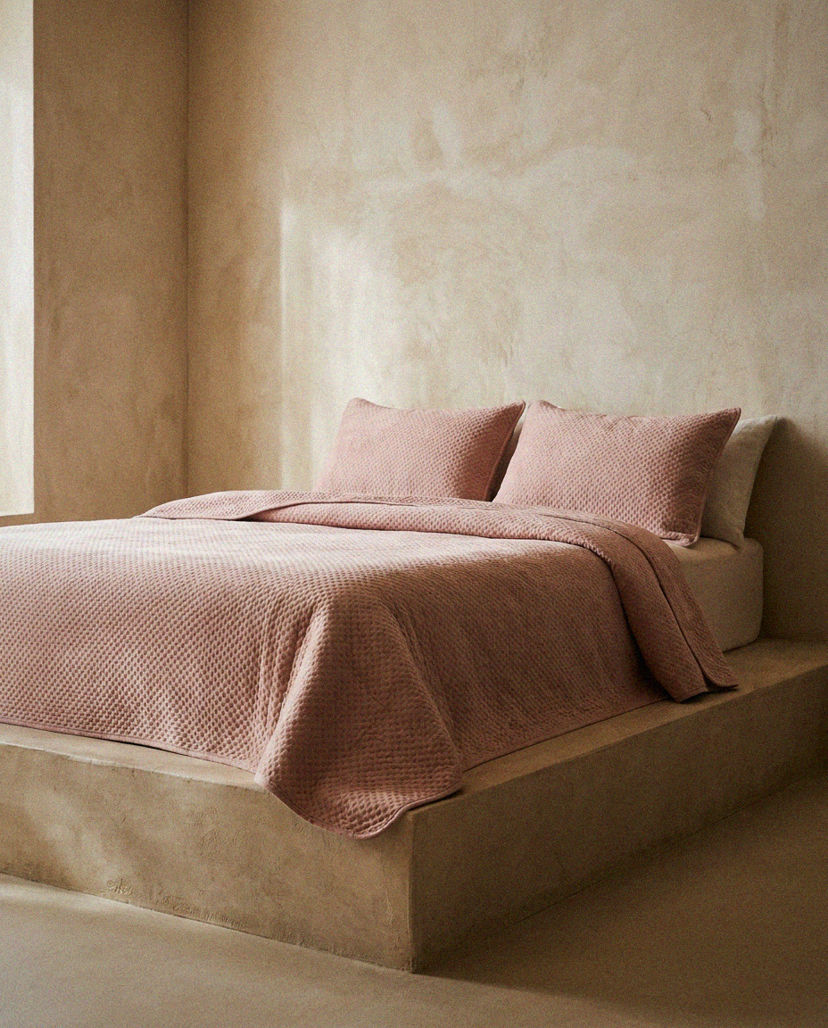 Plush Velvet Quilt Set
