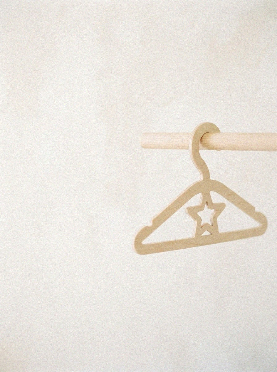 Curora kids-hangers-03