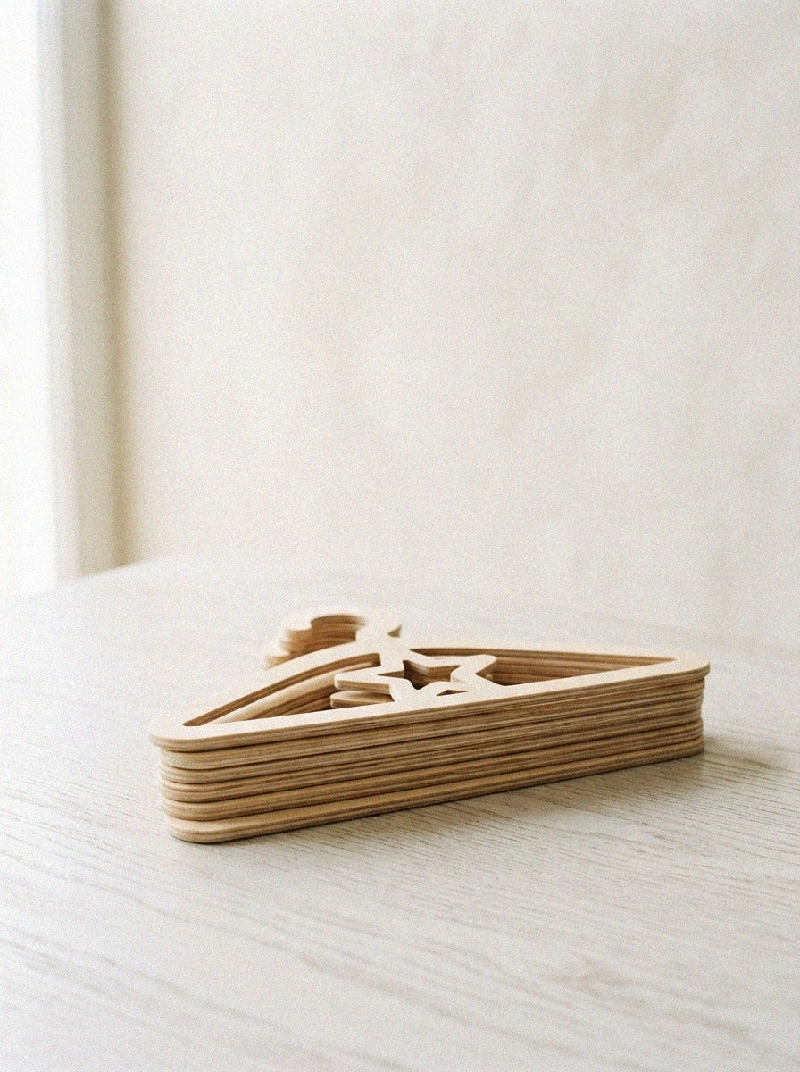 Curora kids-hangers-05