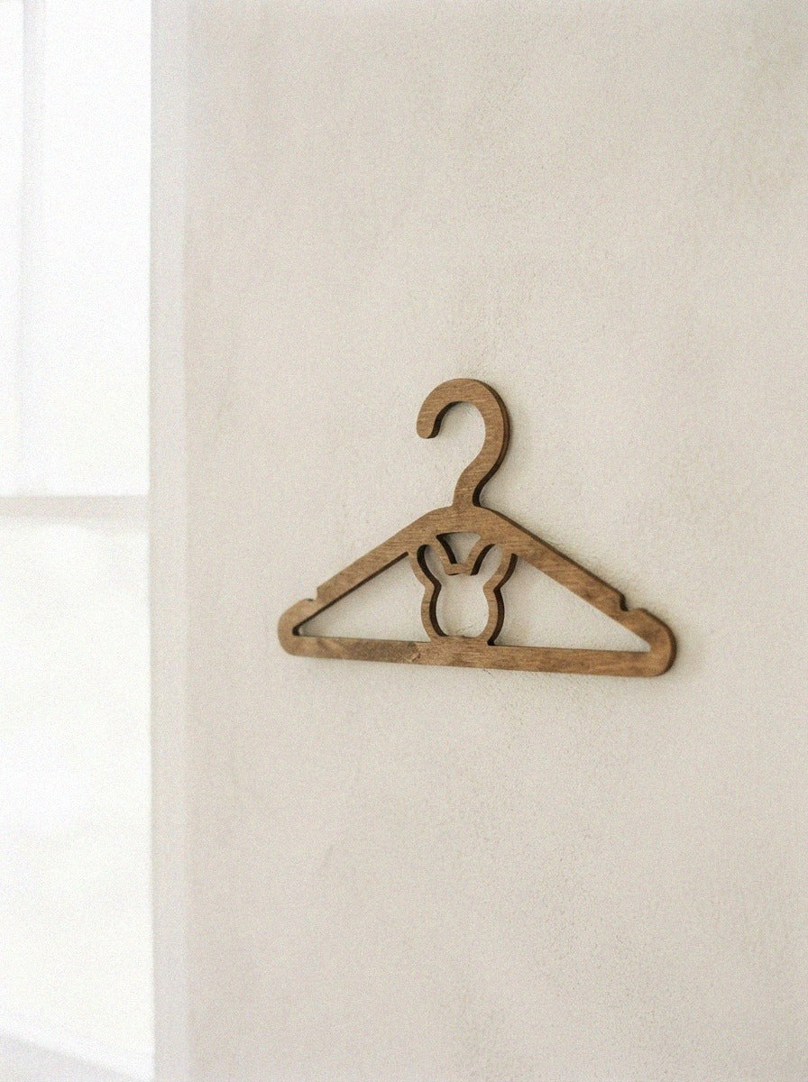 Curora kids-hangers-pecan