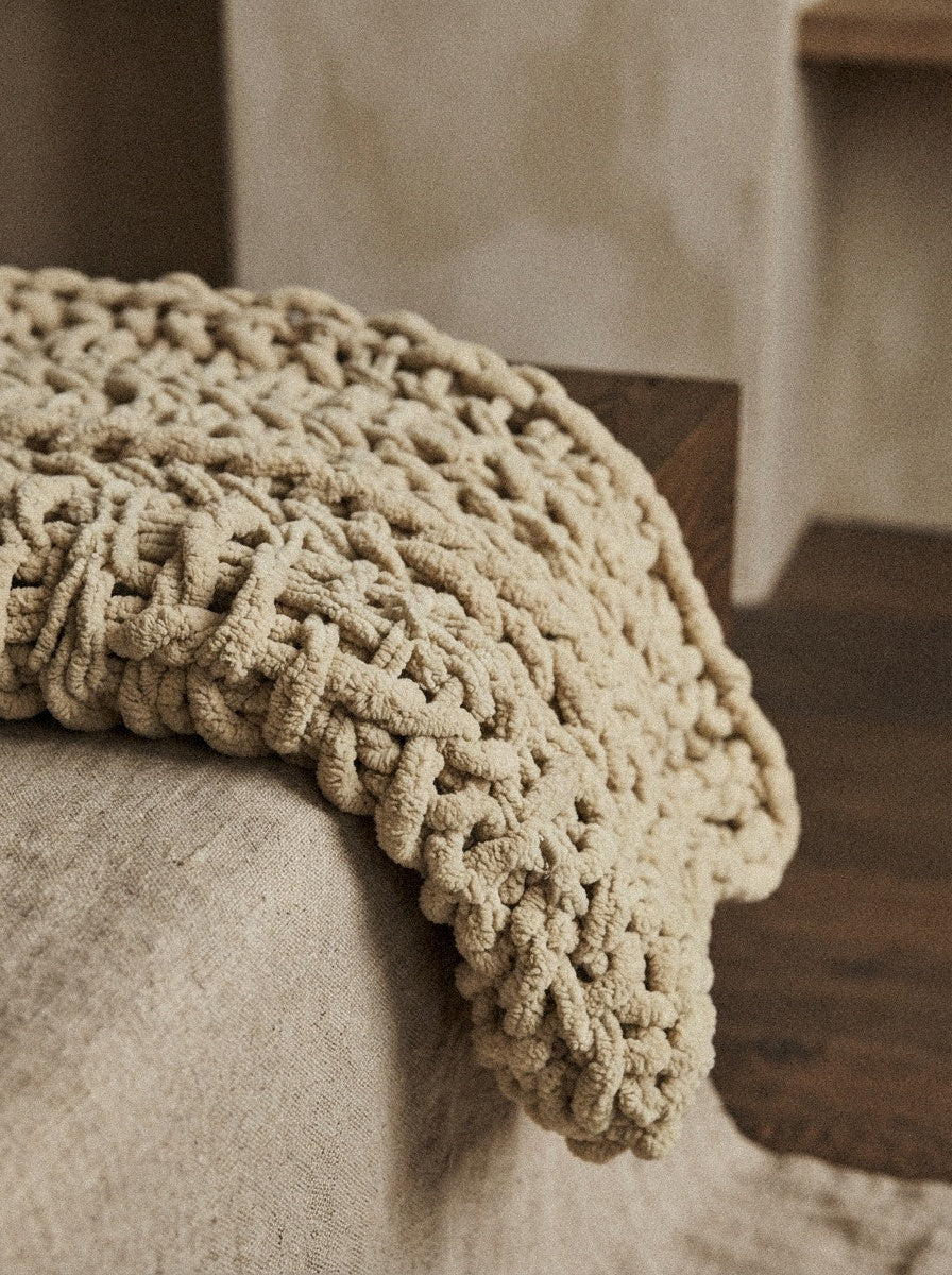 Chunky Cable Knit Throw Blanket