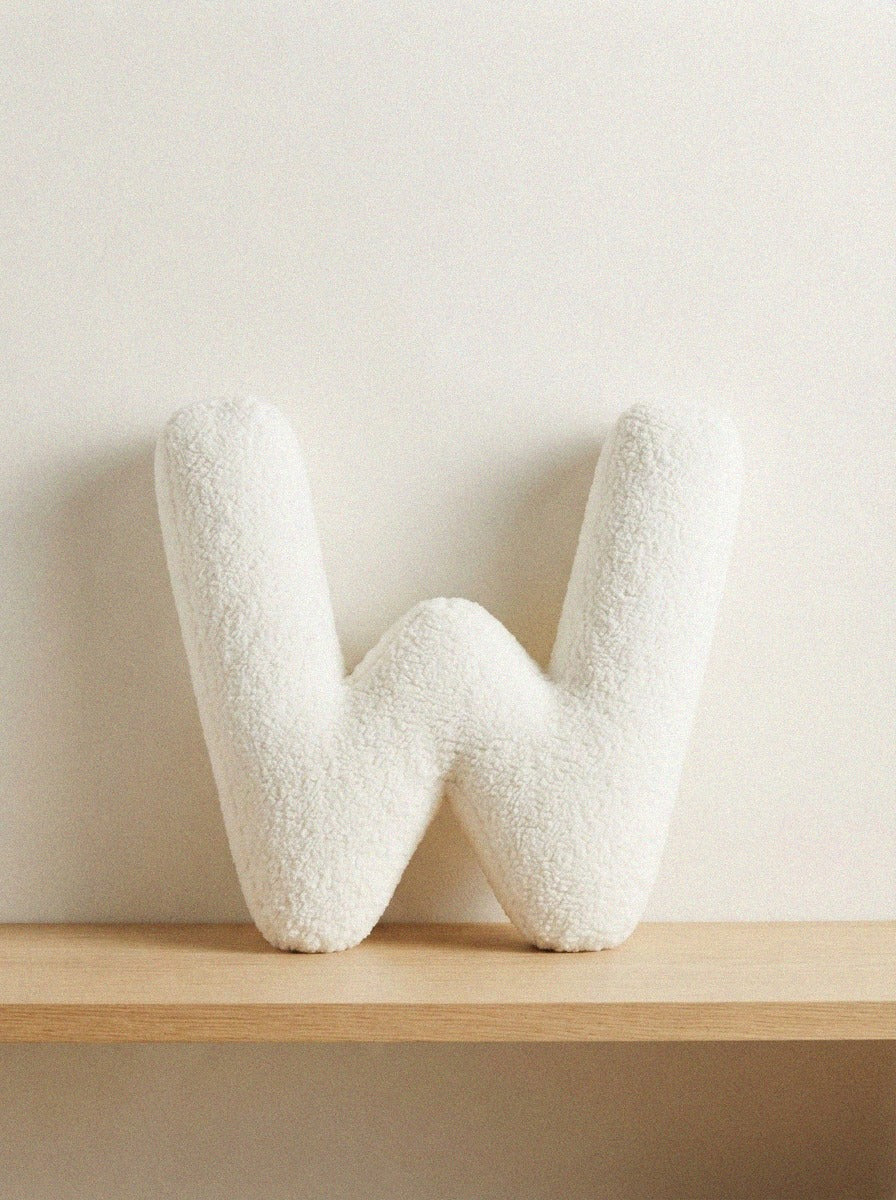 Curora v_W